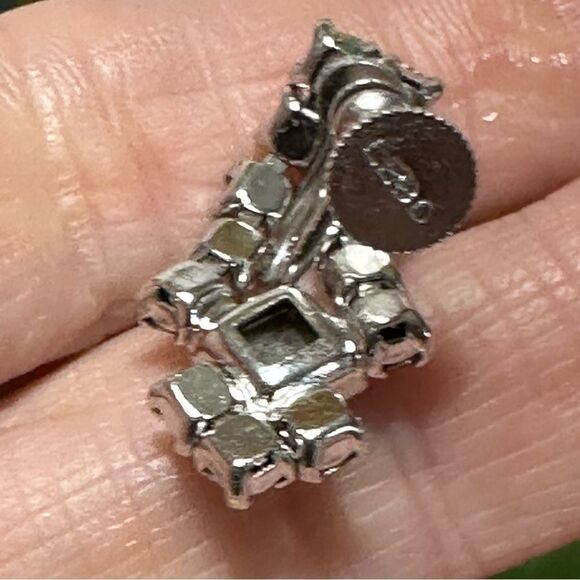 Vintage LEDO Crystal Rhinestone Crystal Screw-back Earrings - Picture 5 of 6